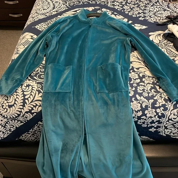 Women's Velour Robe - Size XL/1X - Picture 2 of 5